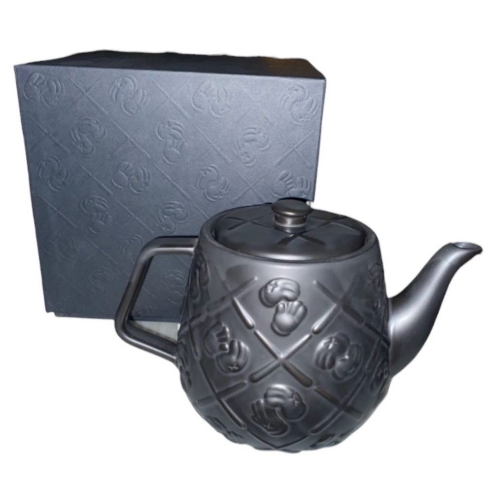 Kaws Black teapot Ceramic Teapot XX Monogram 1/1000 Limited